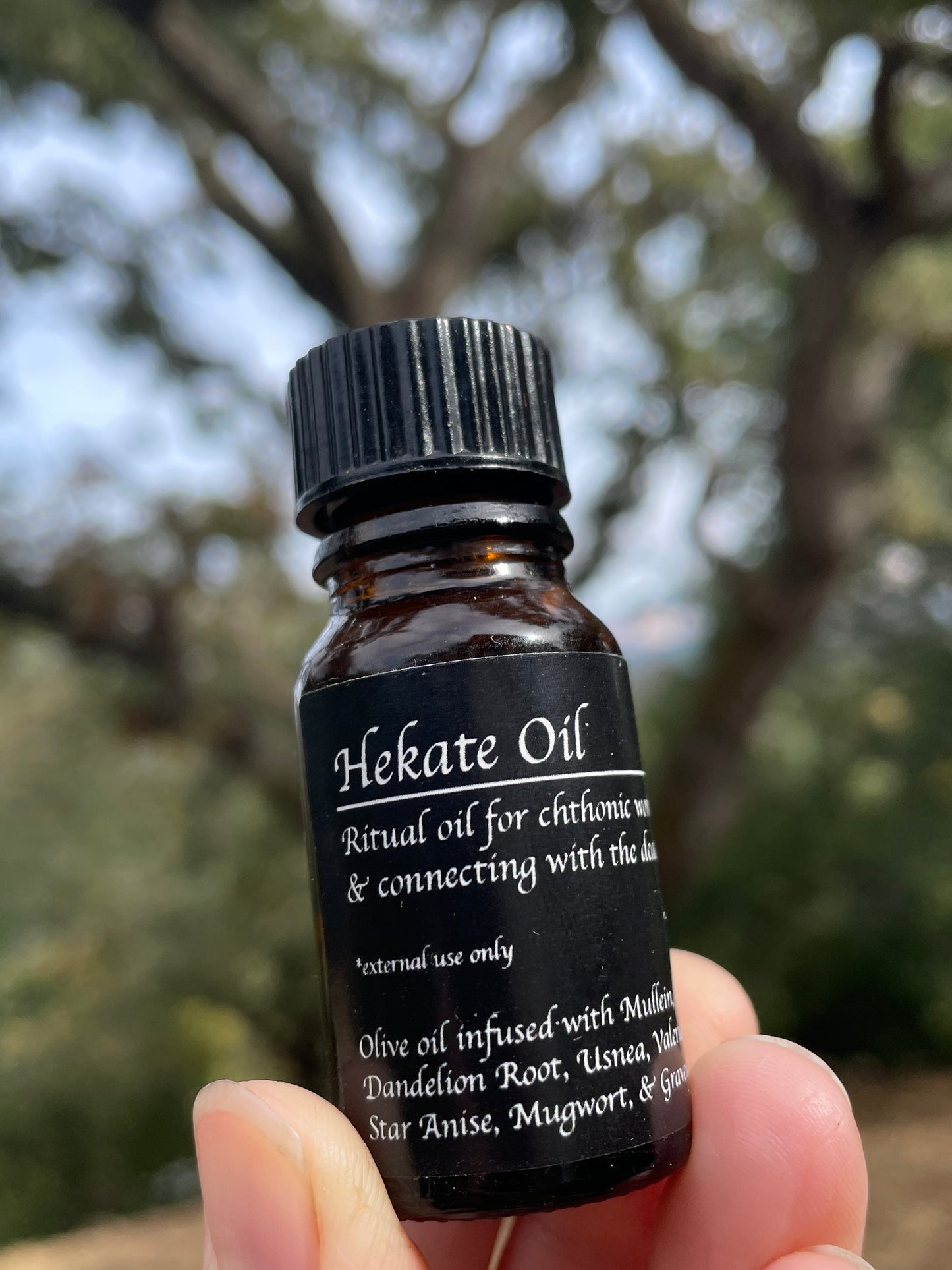 Hekate oil